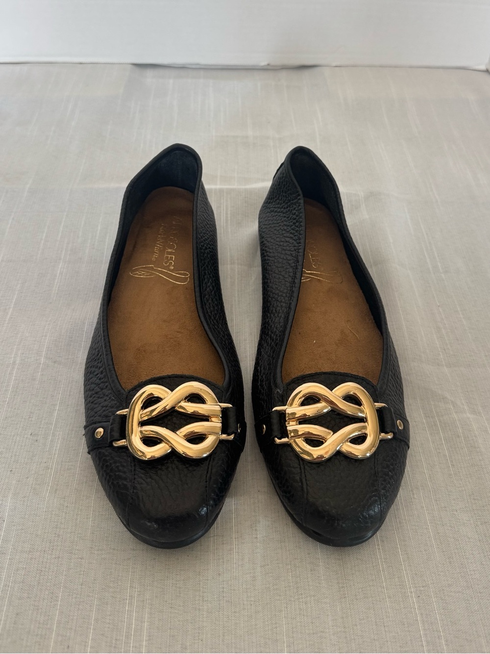 AEROSOLES Black Leather Ballet Flats with Gold Knot Accent Size 7